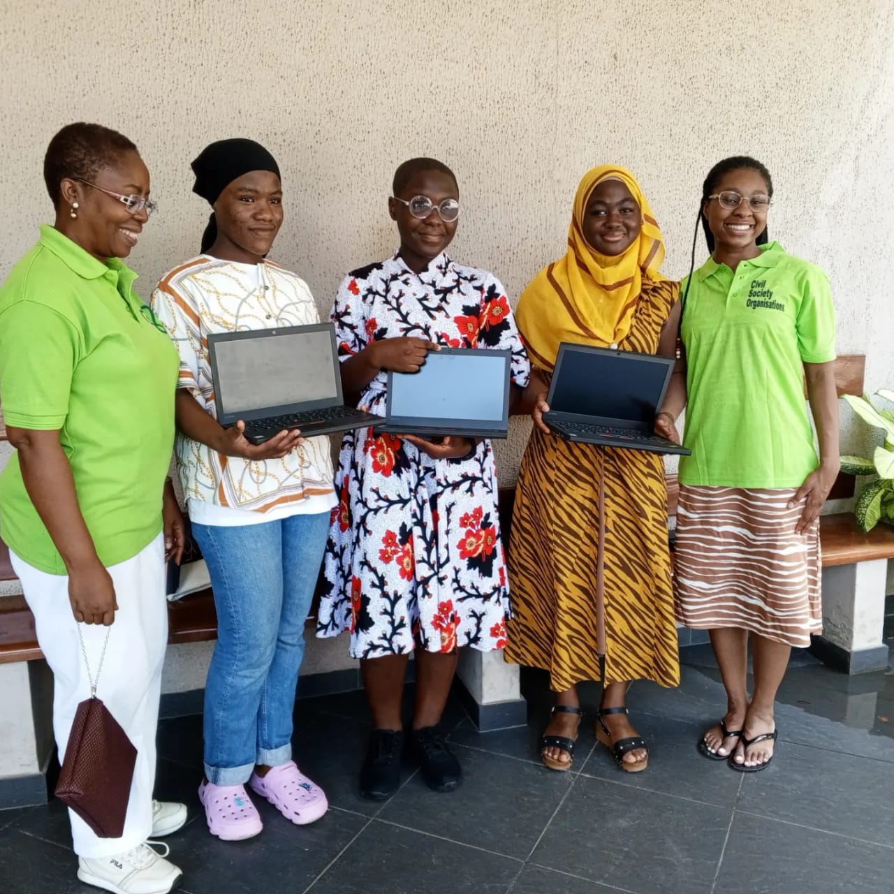 The best 3 with their gifts (Laptops)