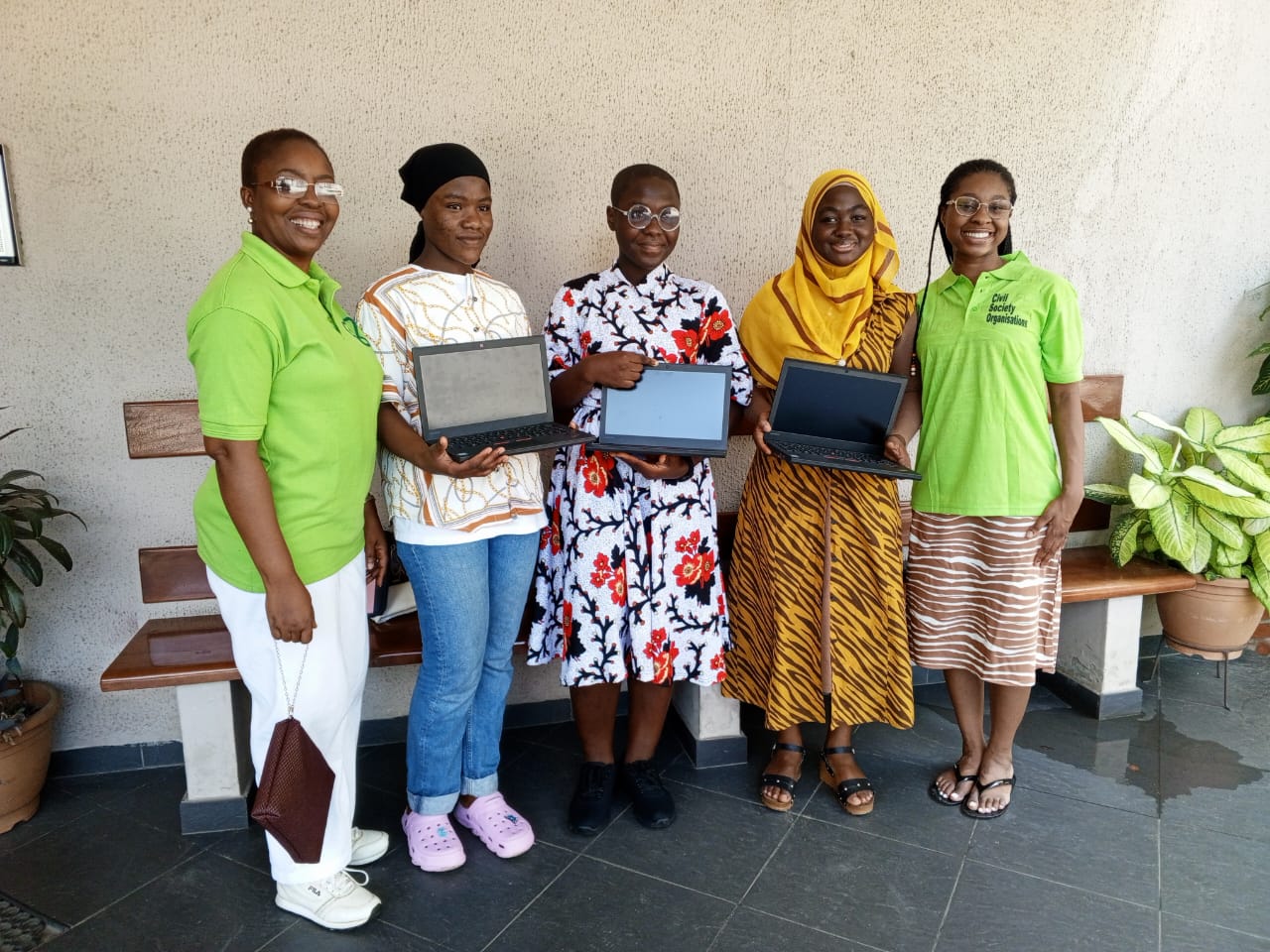 The best 3 with their gifts (Laptops)